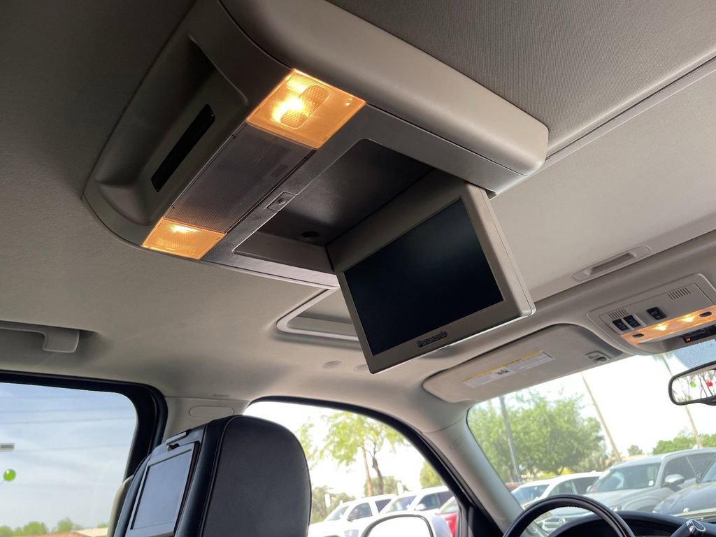 Used 2012 Cadillac Escalade ESV Platinum AWD/4WD image 17