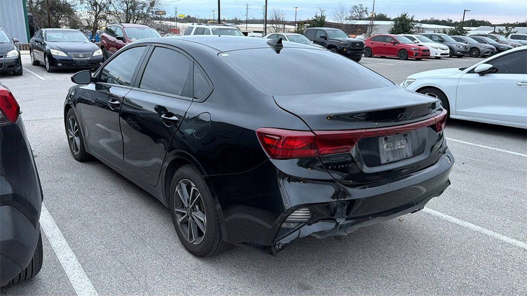 Used 2022 Kia Forte LXS image 4