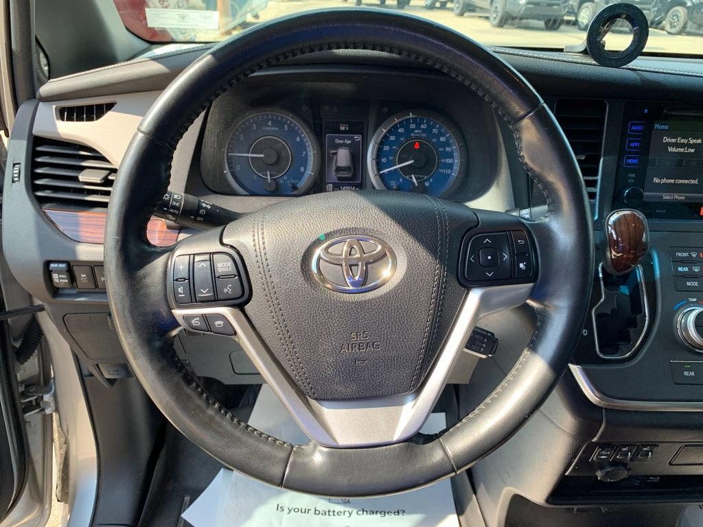 Used 2017 Toyota Sienna Limited Premium AWD/4WD image 28