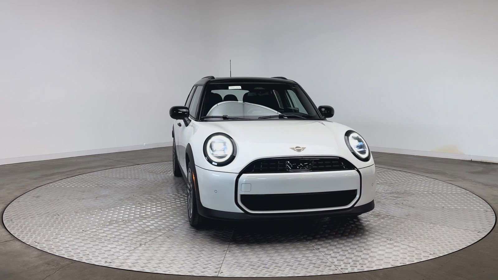 New 2026 MINI Cooper 4-Door Hardtop FWD image 3