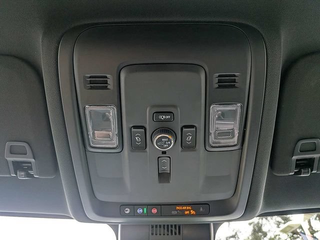 Used 2025 Chevrolet Tahoe Premier AWD/4WD image 24