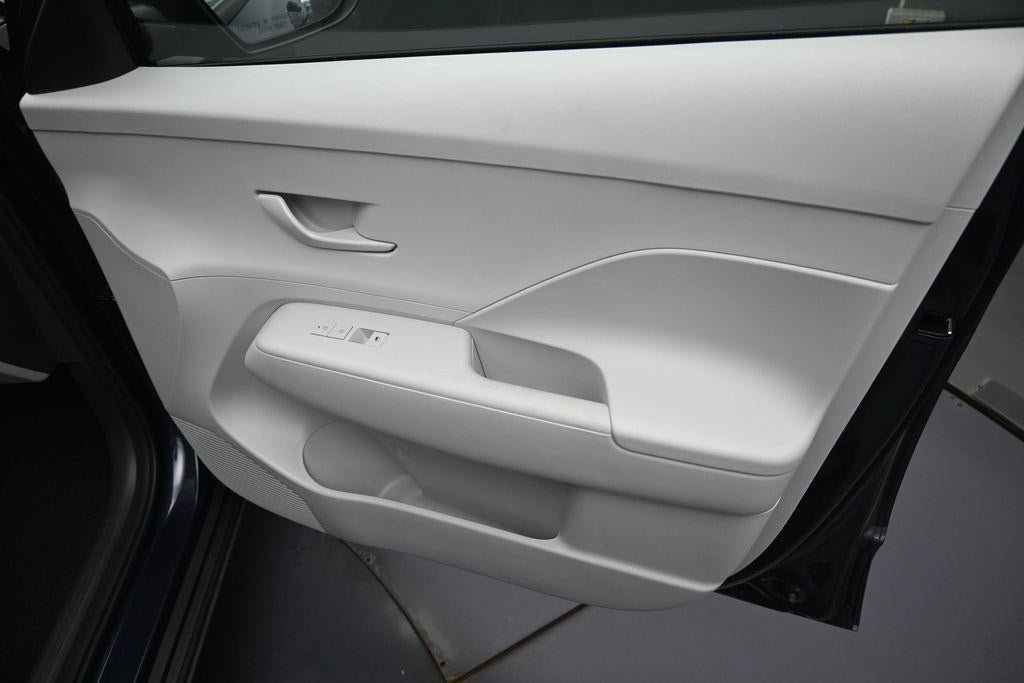New 2027 Hyundai Kona SE FWD image 31