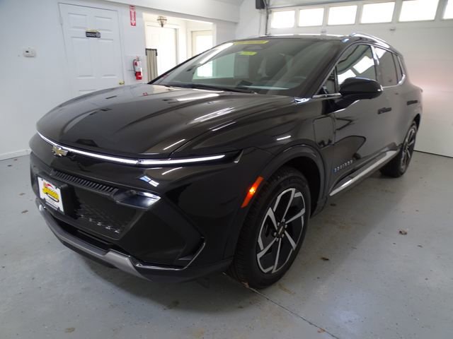 Used 2025 Chevrolet Equinox EV LT image 15