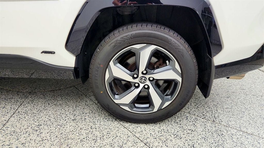 Used 2023 Toyota RAV4 SE w/ Weather & Moonroof Package AWD/4WD image 9