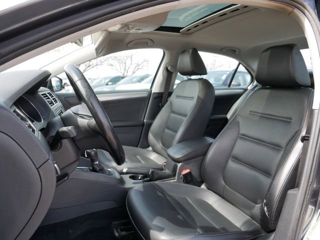 Used 2017 Volkswagen Jetta SE image 15