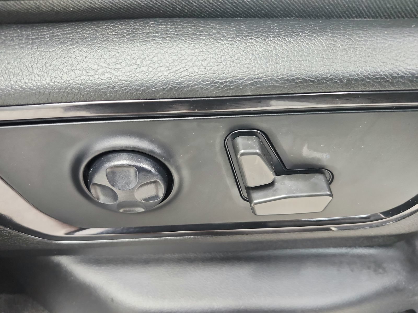 Used 2023 RAM 1500 Limited w/ Body Color Bumper Group AWD/4WD image 45
