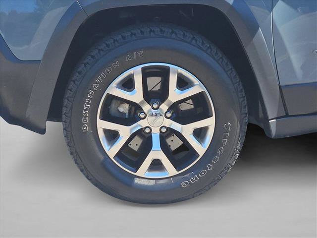 Used 2014 Jeep Cherokee Trailhawk w/ Leather Interior Group AWD/4WD image 23