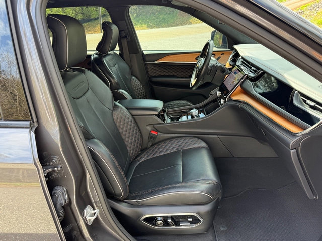 Used 2023 Jeep Grand Cherokee L Summit image 26