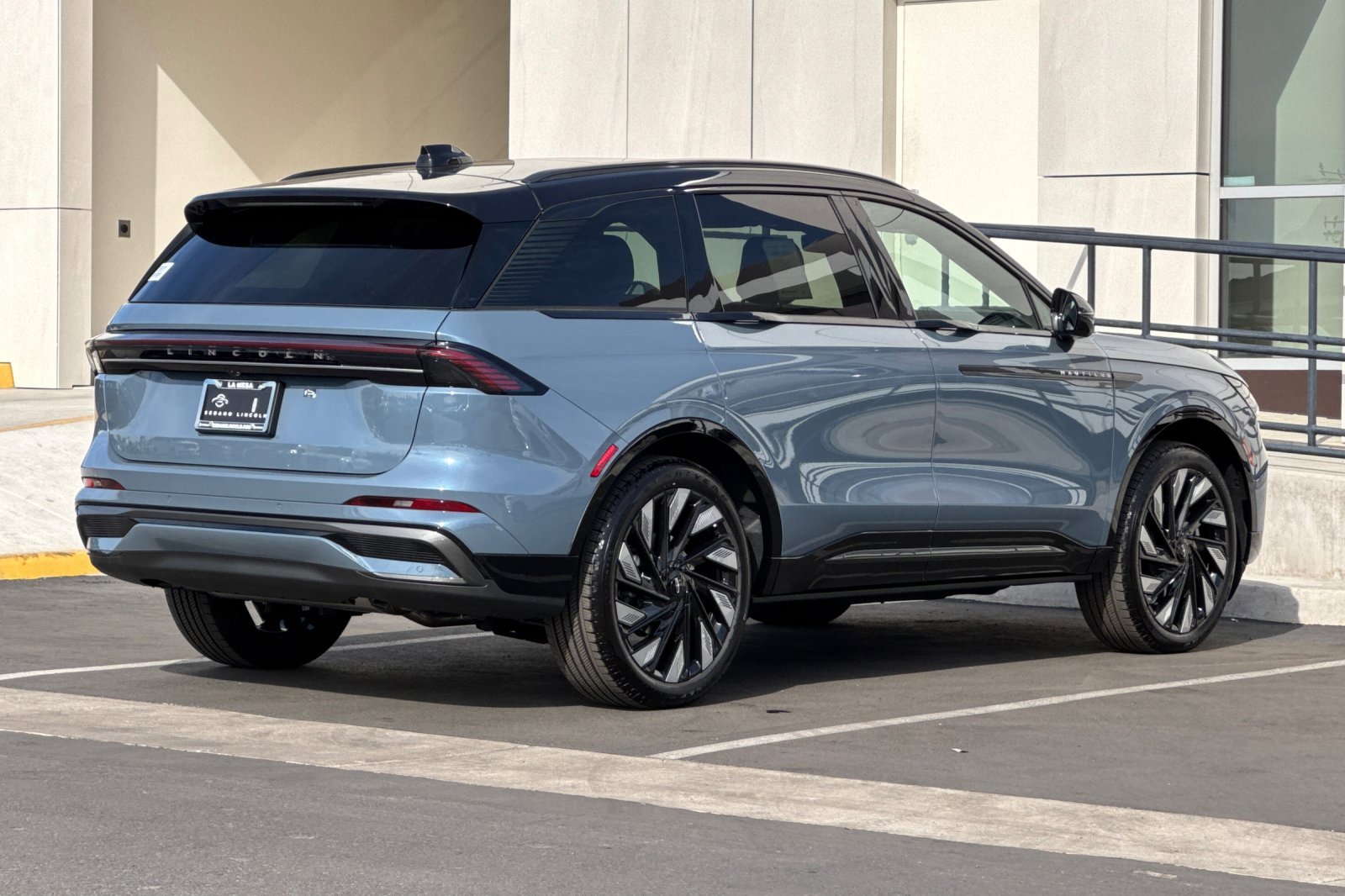 New 2026 Lincoln Nautilus Reserve w/ Jet Appearance Package image 3