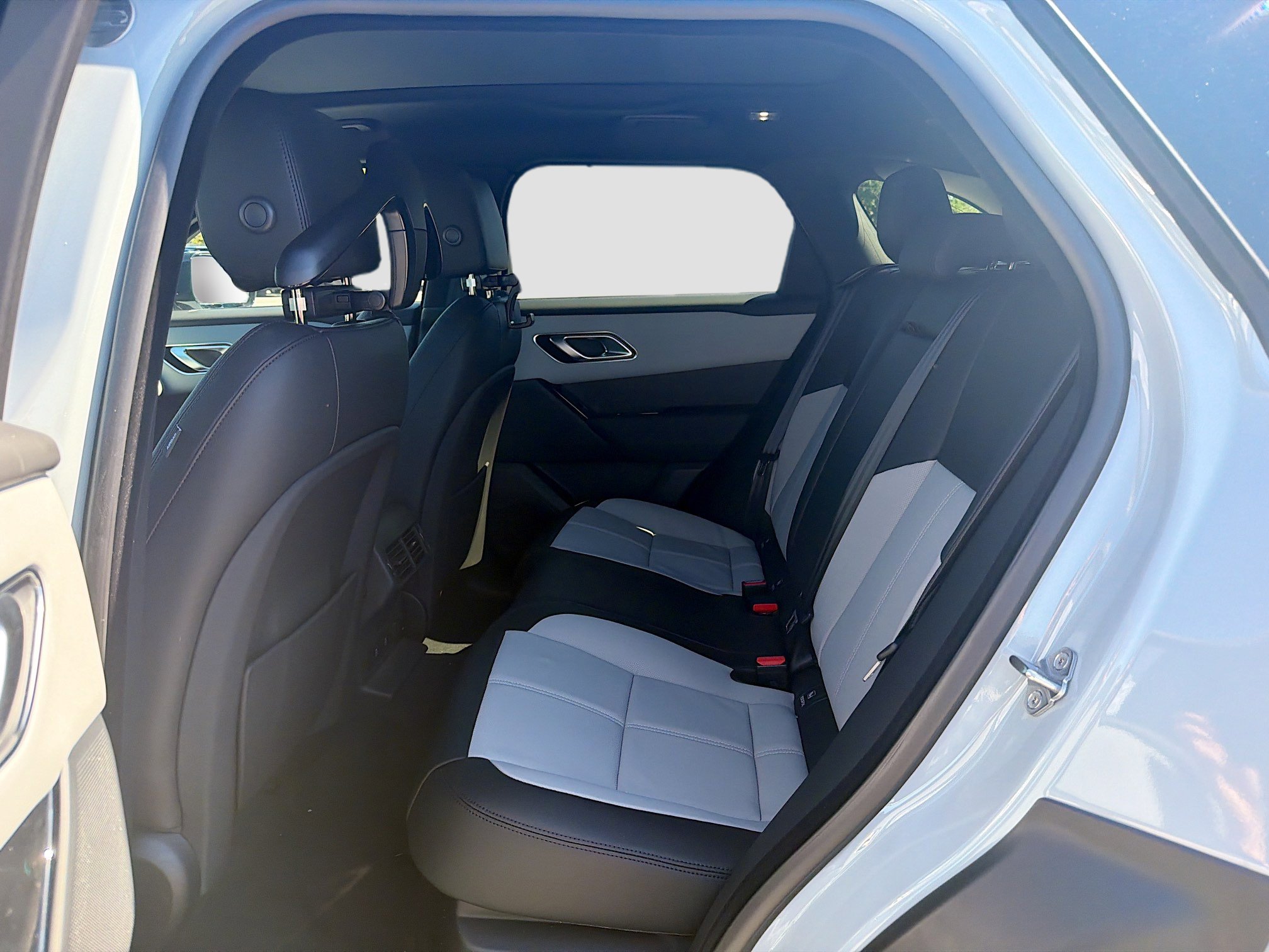 New 2026 Land Rover Range Rover Velar Dynamic SE image 20