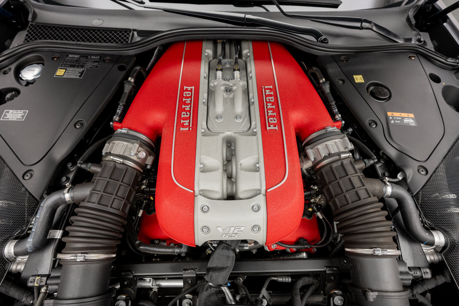 Used 2022 Ferrari 812 GTS RWD image 46