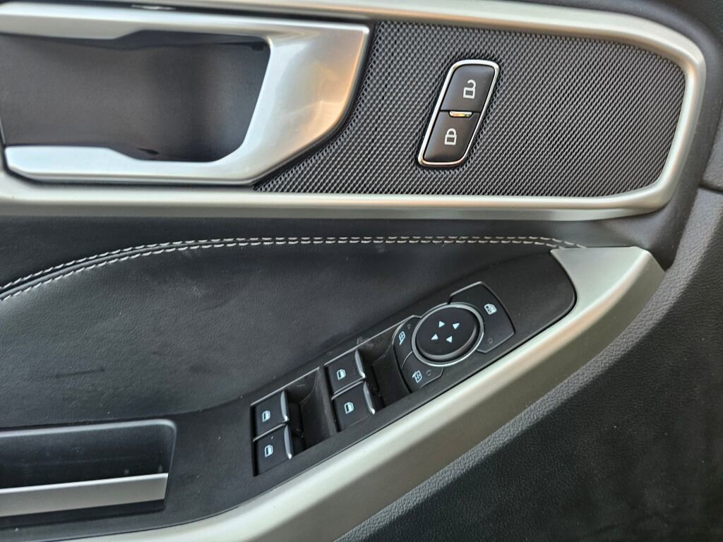 Certified 2023 Ford Explorer XLT w/ Equipment Group 202A image 21