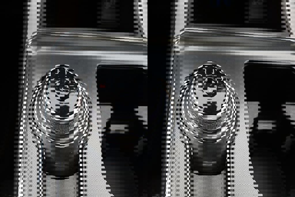 Used 2022 Ford Edge ST-Line image 24