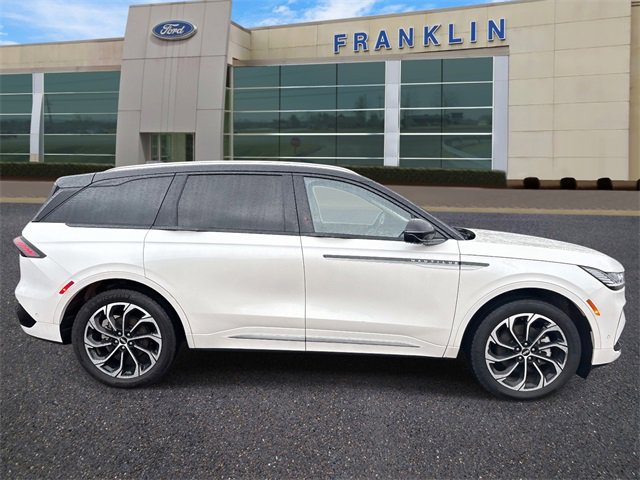 Used 2024 Lincoln Nautilus Reserve image 8