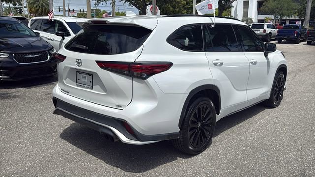Used 2023 Toyota Highlander XSE FWD image 10