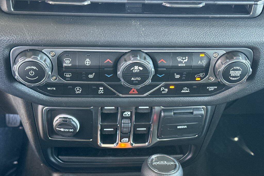 New 2025 Jeep Gladiator Sport AWD/4WD image 16
