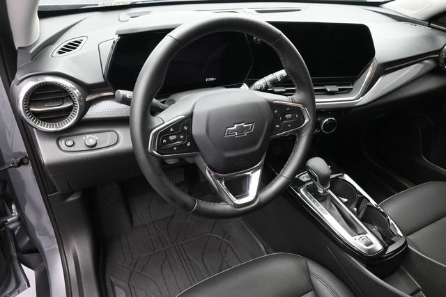 Used 2025 Chevrolet Trax ACTIV w/ Sunroof Package FWD image 25