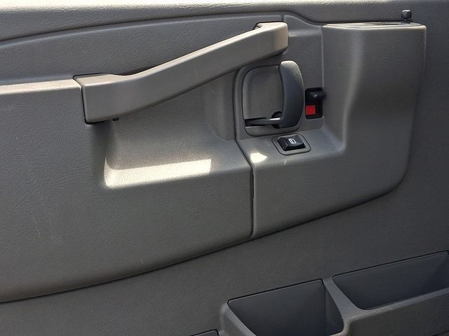 Used 2025 GMC Savana 2500 w/ Driver Convenience Package RWD image 22