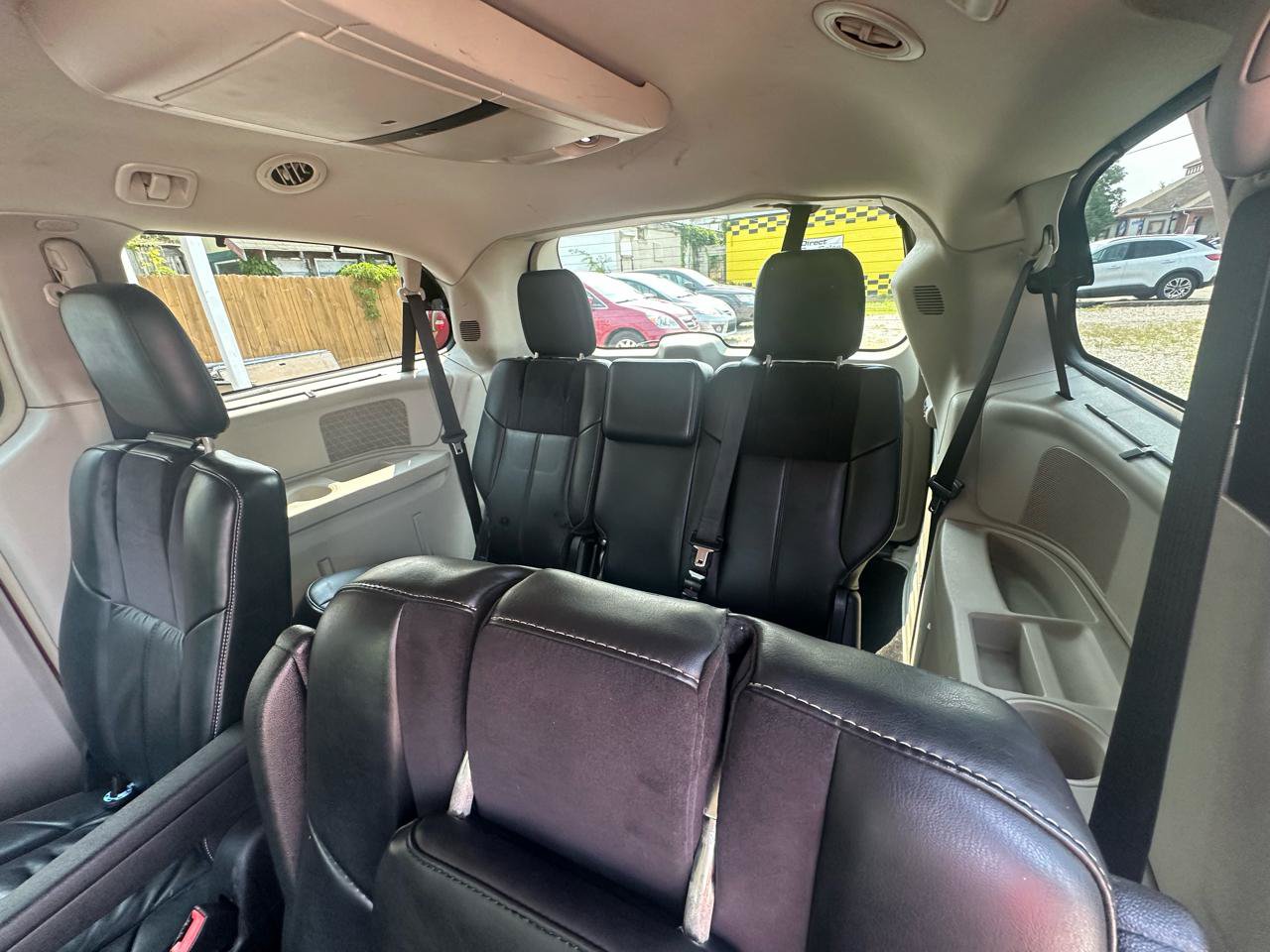 Used 2011 Chrysler Town & Country Limited FWD image 13