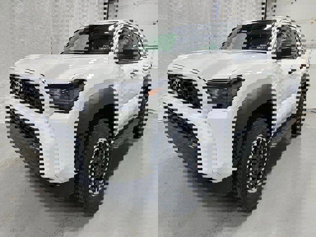 Used 2025 Toyota 4Runner TRD Off-Road image 3