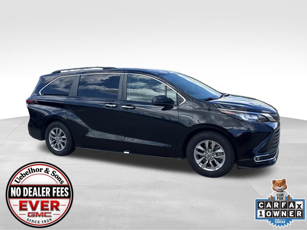 Used 2022 Toyota Sienna XLE w/ XLE Plus Package FWD image 4