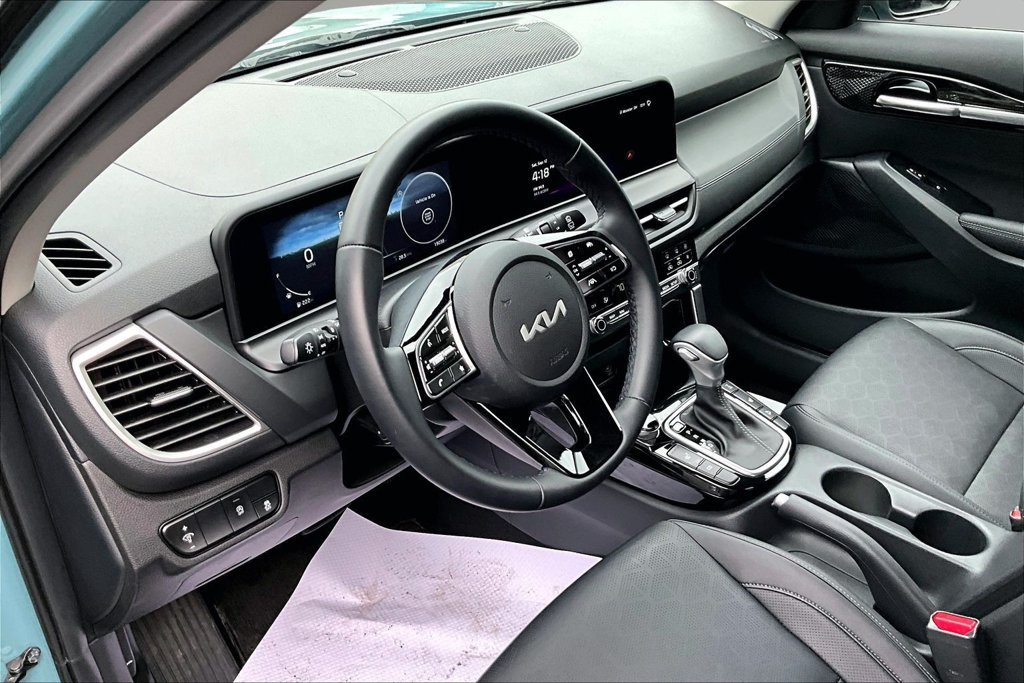 Used 2024 Kia Seltos EX AWD/4WD image 17