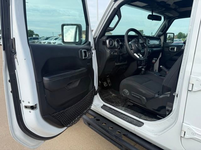 Used 2018 Jeep Wrangler Unlimited Sahara w/ LED Lighting Group AWD/4WD image 9