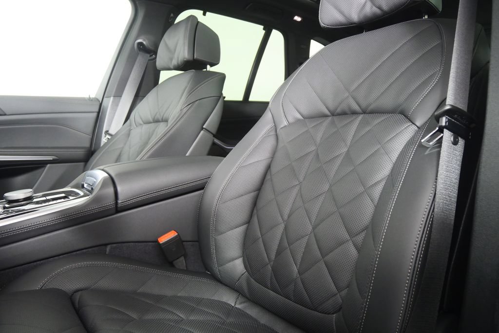 Used 2026 BMW X5 xDrive40i w/ M Sport Package AWD/4WD image 11