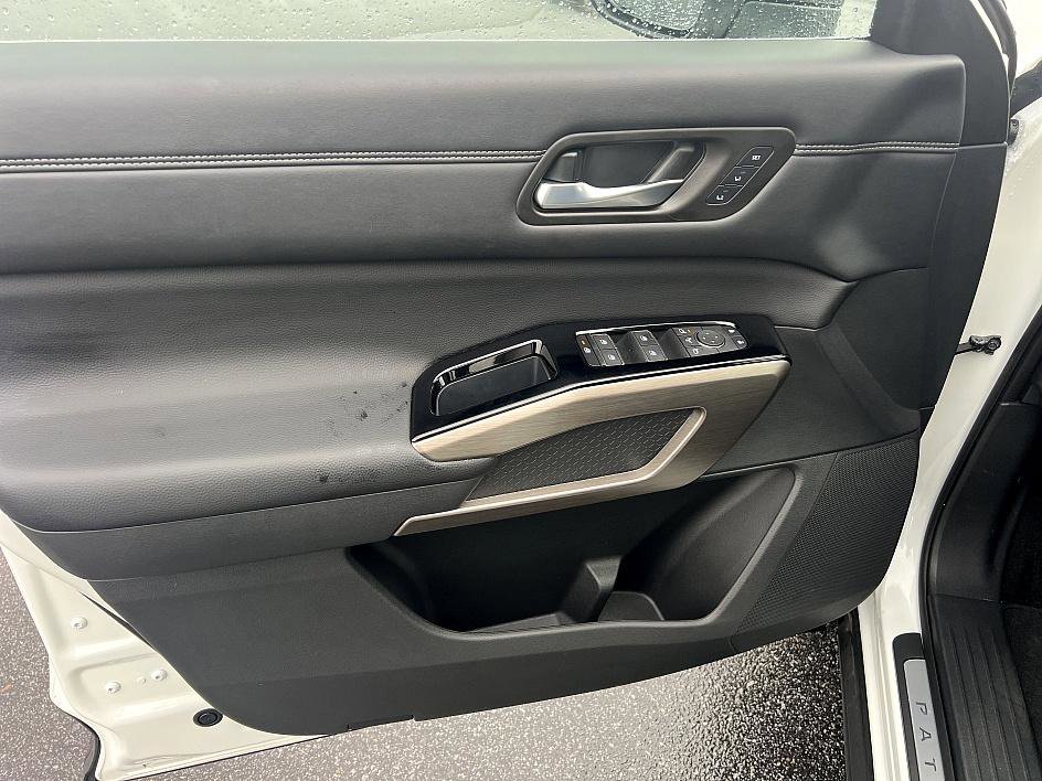 Certified 2024 Nissan Pathfinder Platinum w/ Cargo Package image 20