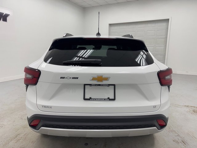 New 2026 Chevrolet Trax LT w/ Driver Confidence Package image 6