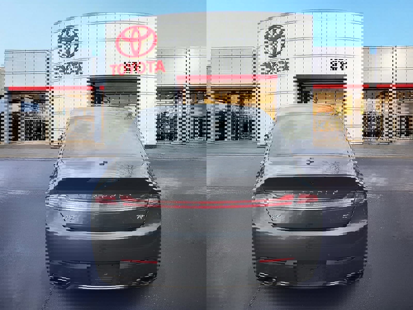 Used 2018 Lincoln MKZ Select w/ Technology Package image 6