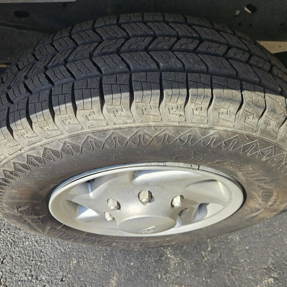 Used 2007 Ford E-350 and Econoline 350 Super Duty RWD image 10