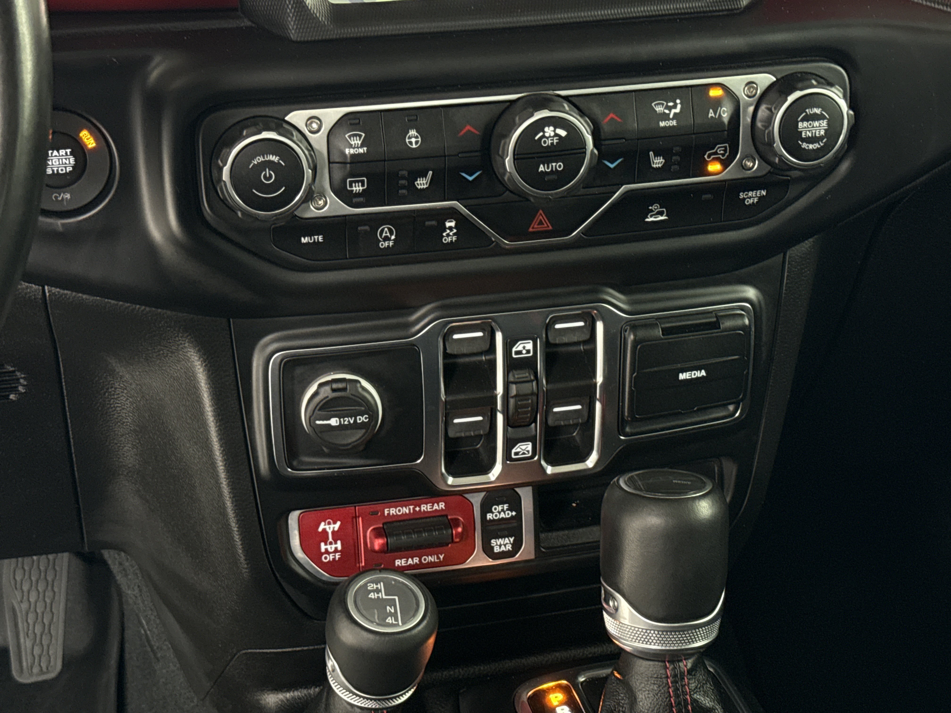Used 2022 Jeep Gladiator Rubicon w/ LED Lighting Group AWD/4WD image 31