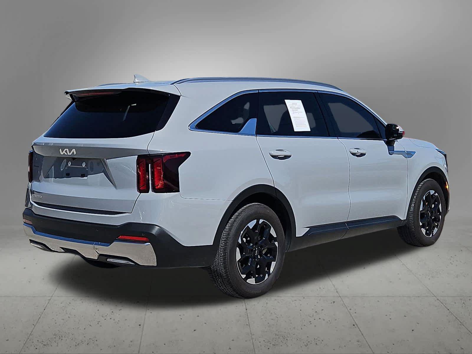 Certified 2025 Kia Sorento S FWD image 6