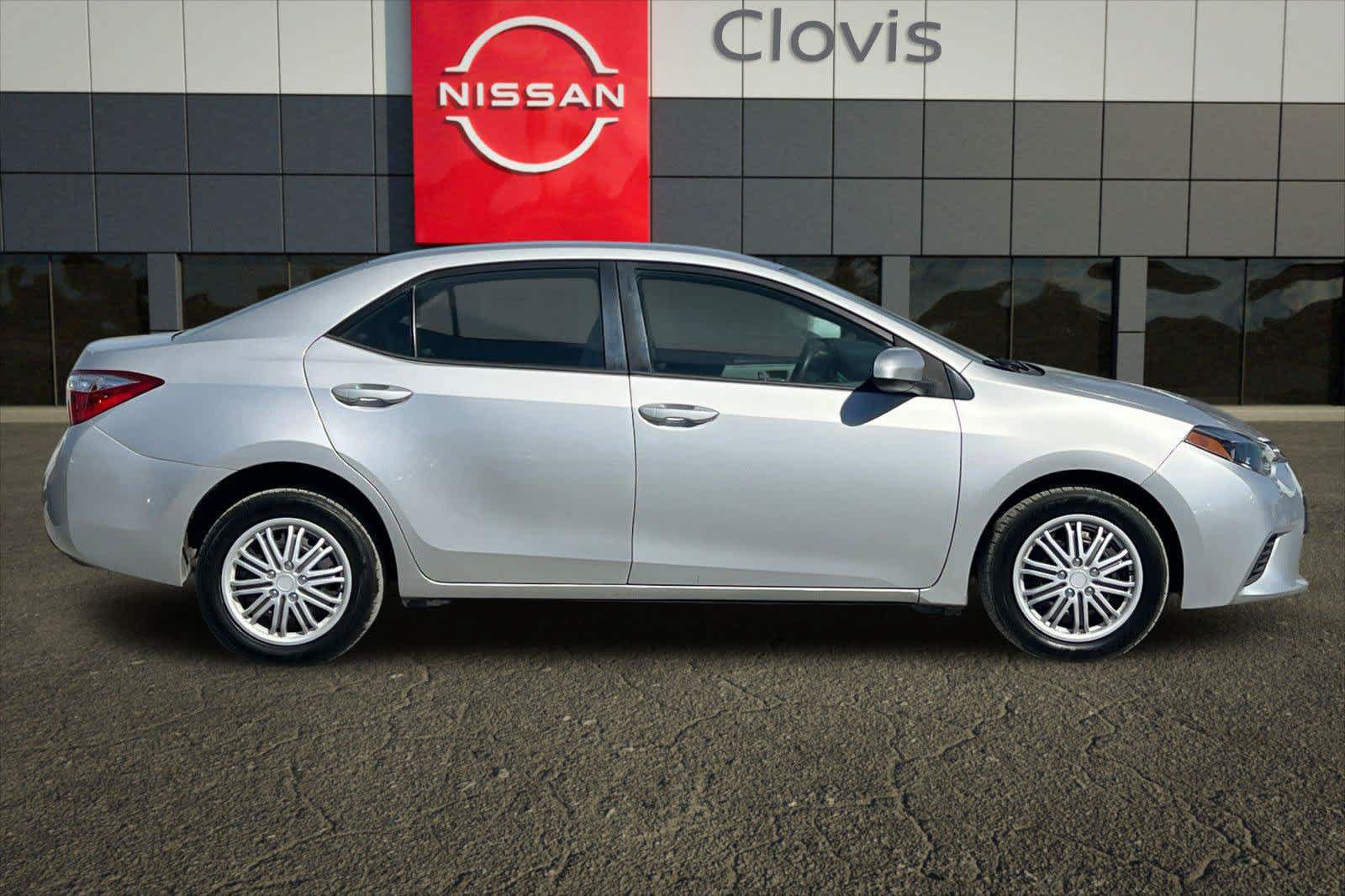 Used 2016 Toyota Corolla LE FWD image 9