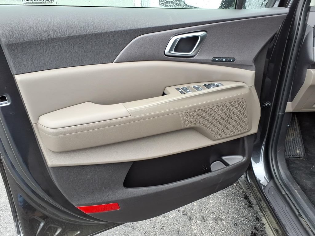 New 2026 Kia Carnival EX FWD image 13