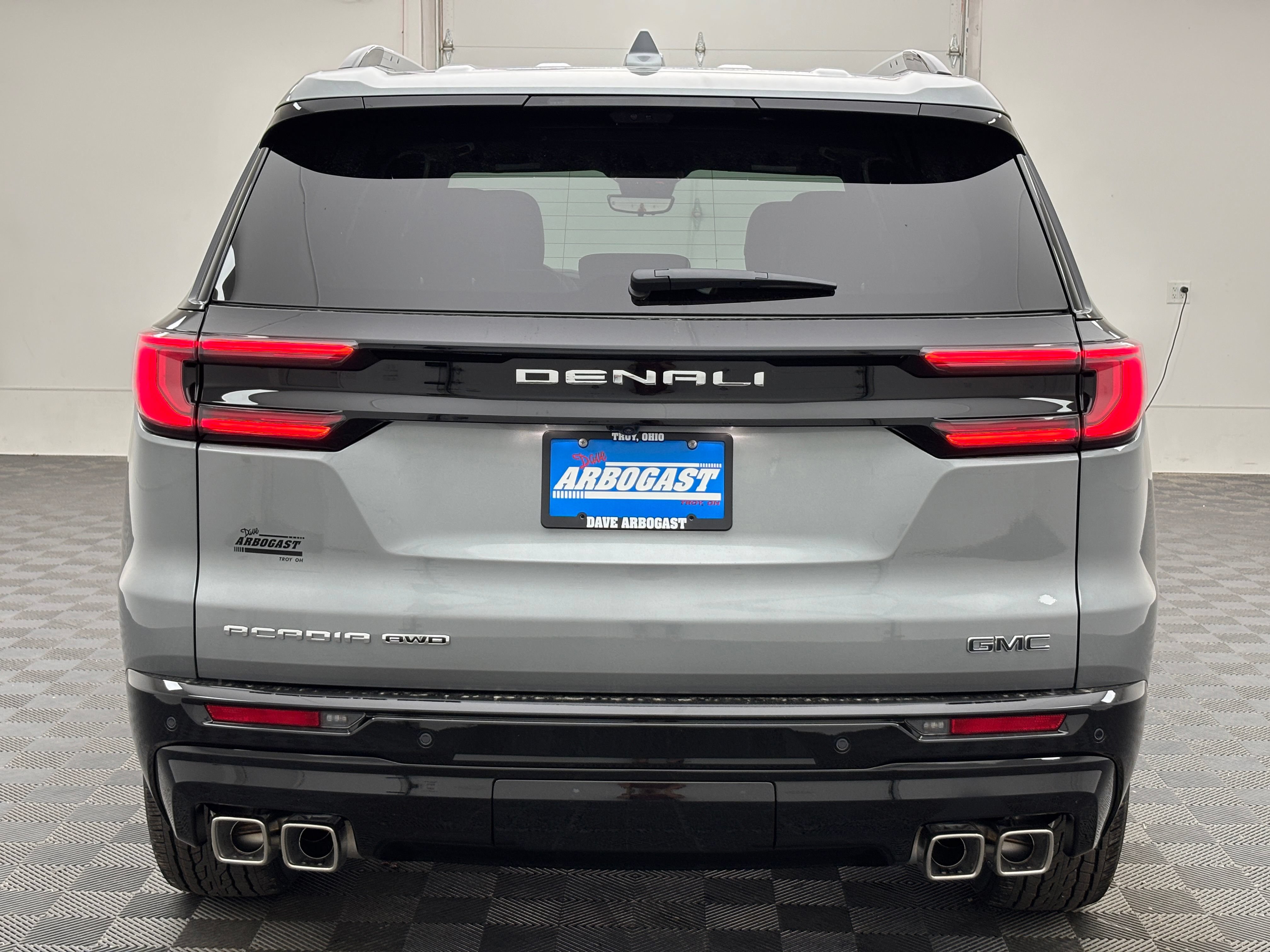 New 2026 GMC Acadia Denali Ultimate w/ LPO, Floor Liner Package AWD/4WD image 12