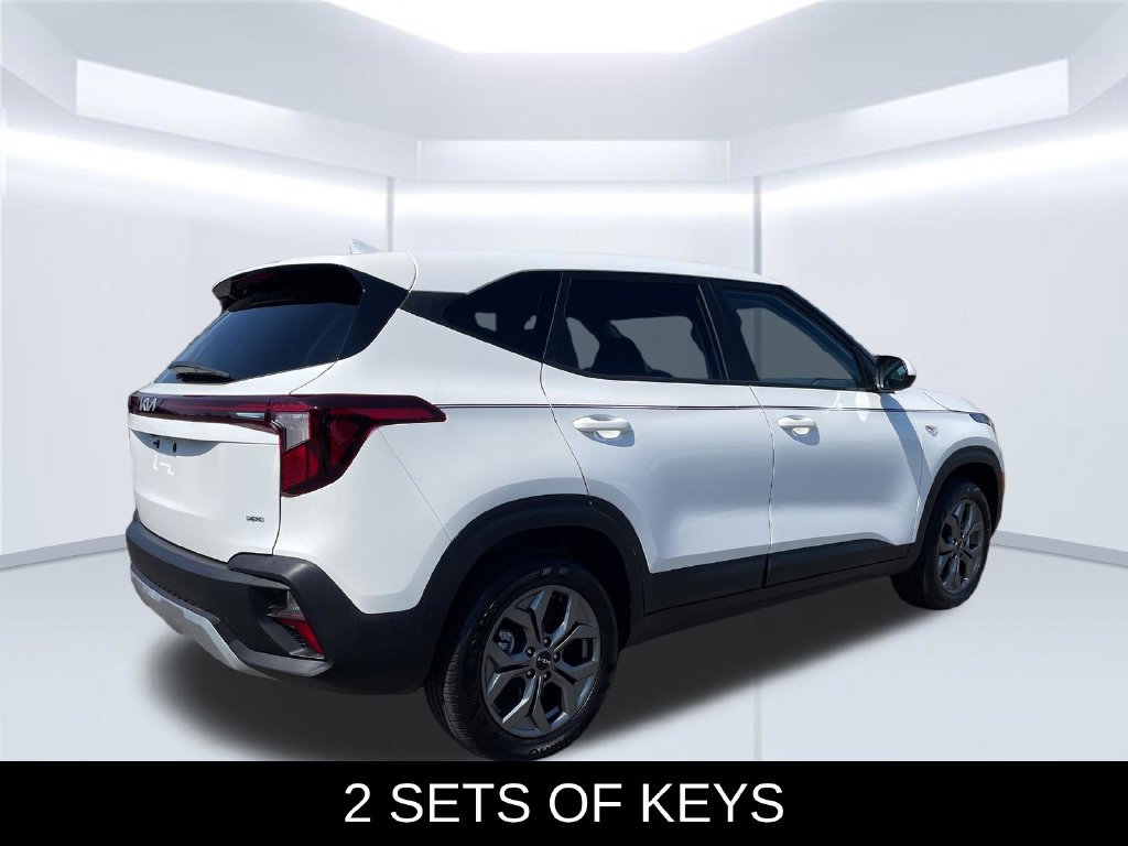 Used 2025 Kia Seltos LX AWD/4WD image 6