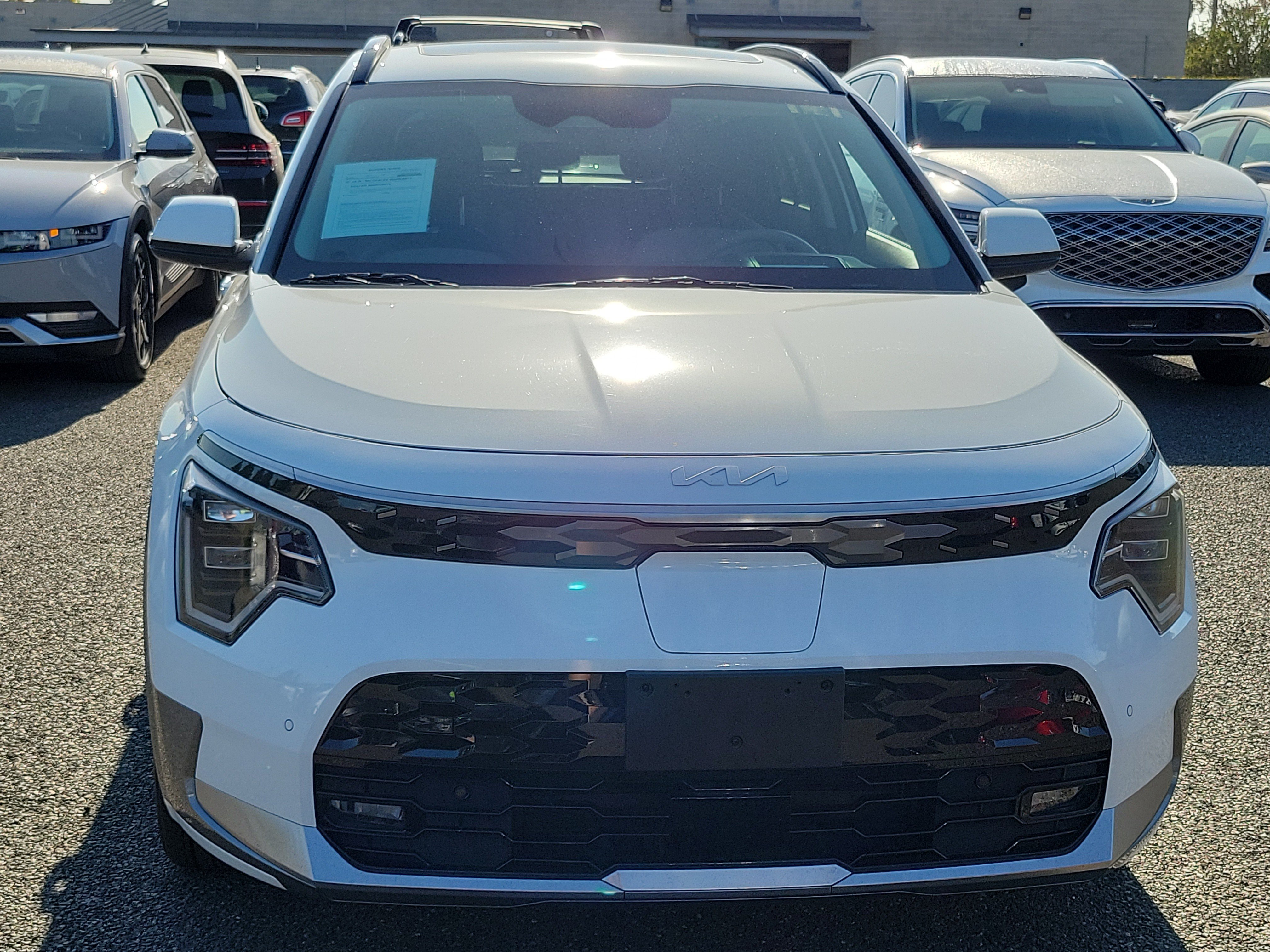 Used 2024 Kia Niro Wave w/ Wave Preserve Package FWD image 8