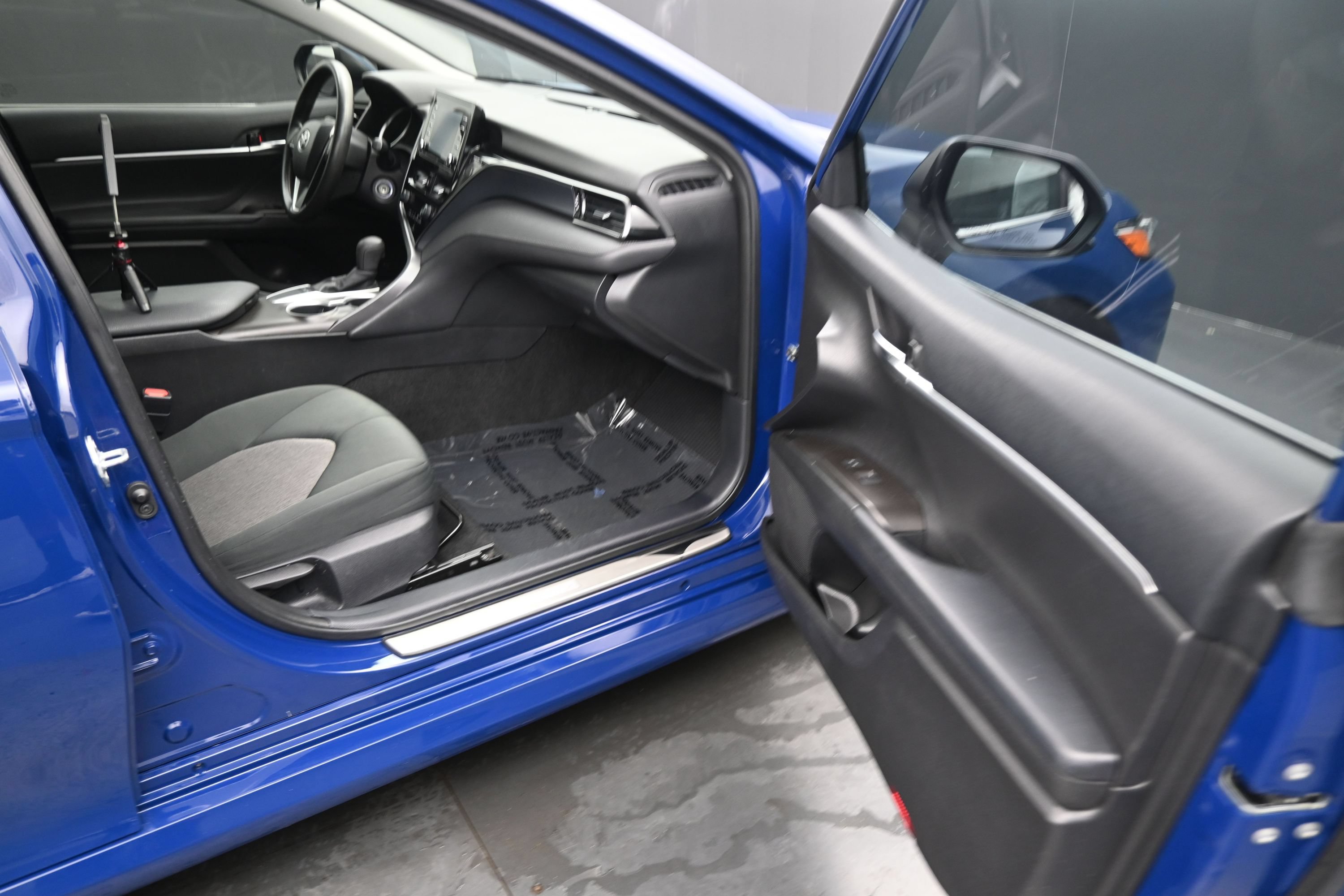 Used 2023 Toyota Camry LE FWD image 12