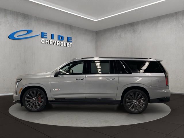 Used 2025 Cadillac Escalade ESV V image 9
