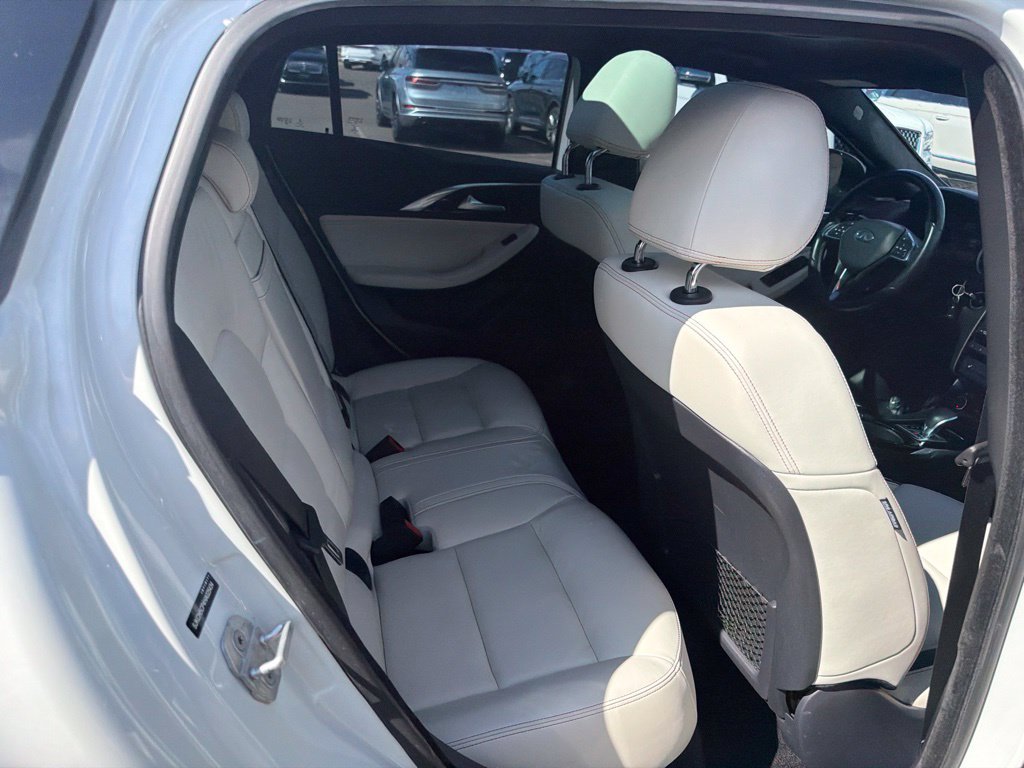 Used 2017 INFINITI QX30 Premium w/ Technology Package FWD image 18