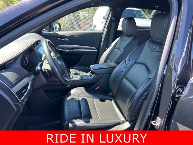 Used 2023 Cadillac XT4 Premium Luxury image 14