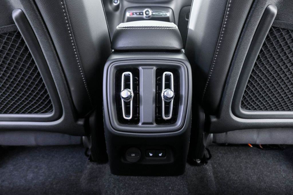 New 2026 Volvo XC40 B5 Plus w/ Protection Package Premier AWD/4WD image 19