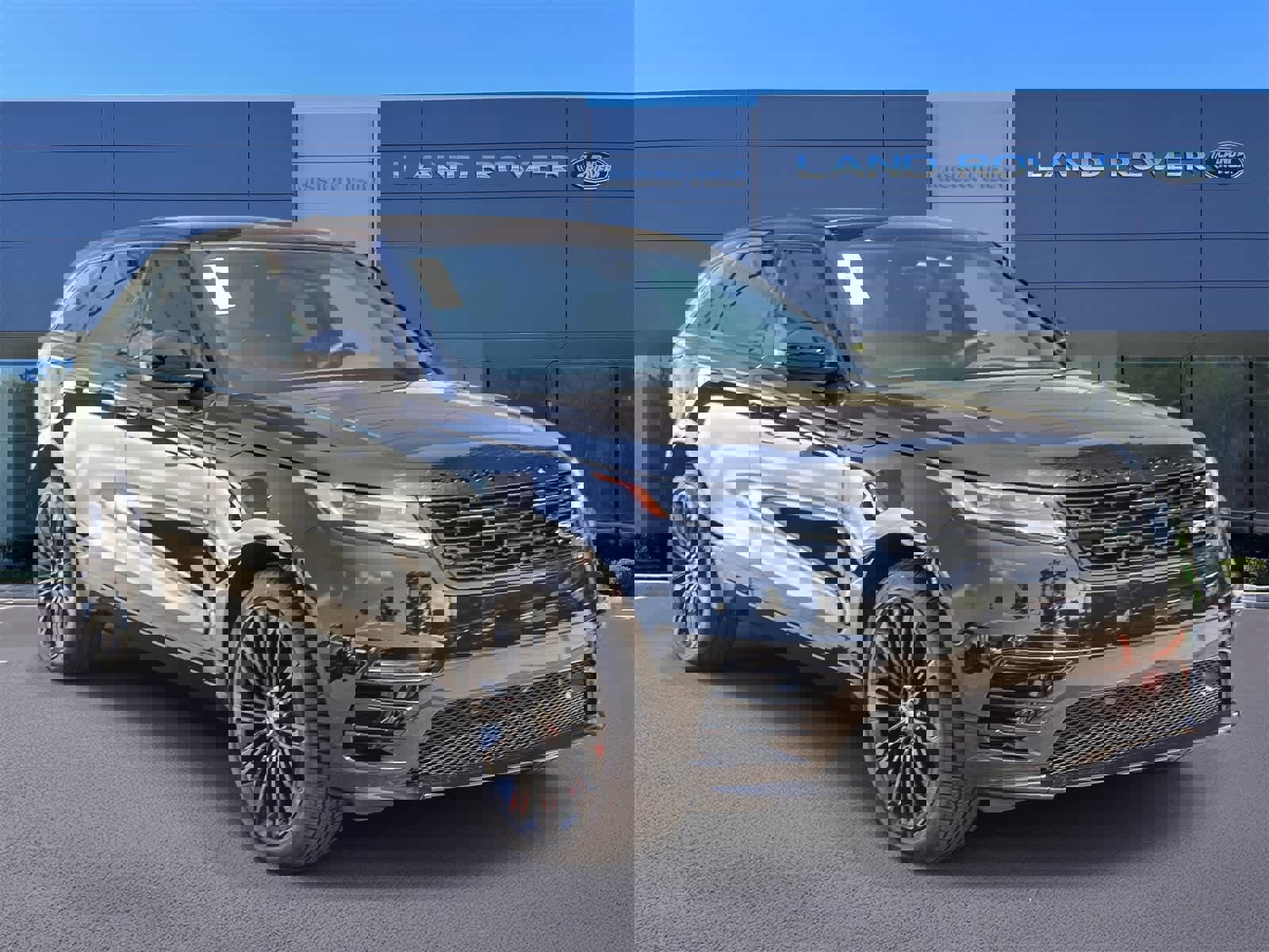 New 2026 Land Rover Range Rover Velar Dynamic SE image 3