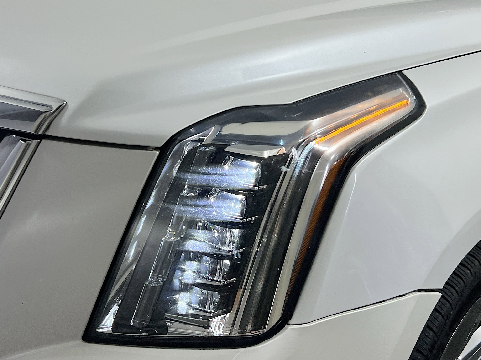 Used 2017 Cadillac Escalade ESV Luxury RWD image 11