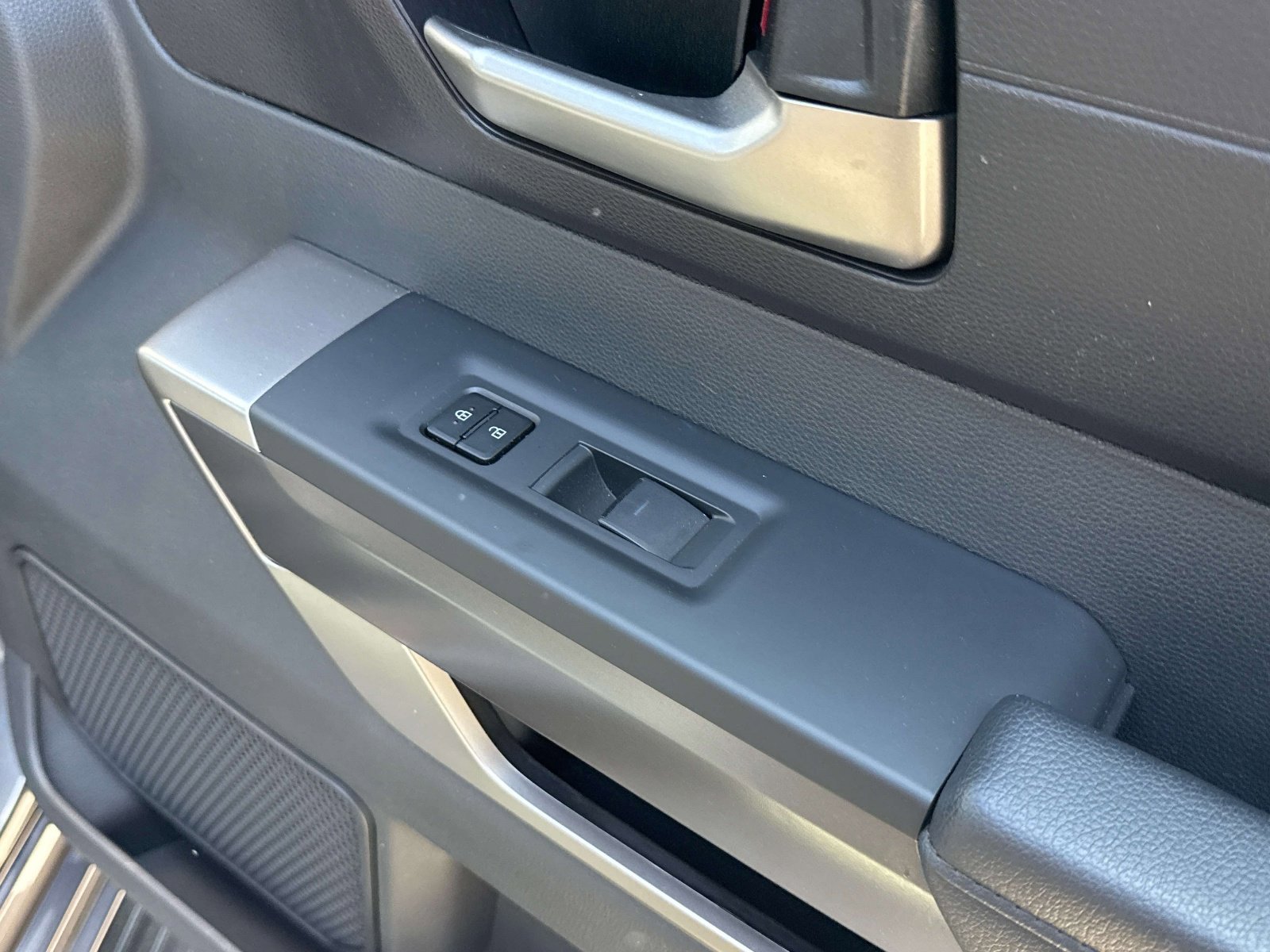 Used 2024 Toyota Sequoia SR5 w/ SR5 Premium Package AWD/4WD image 21