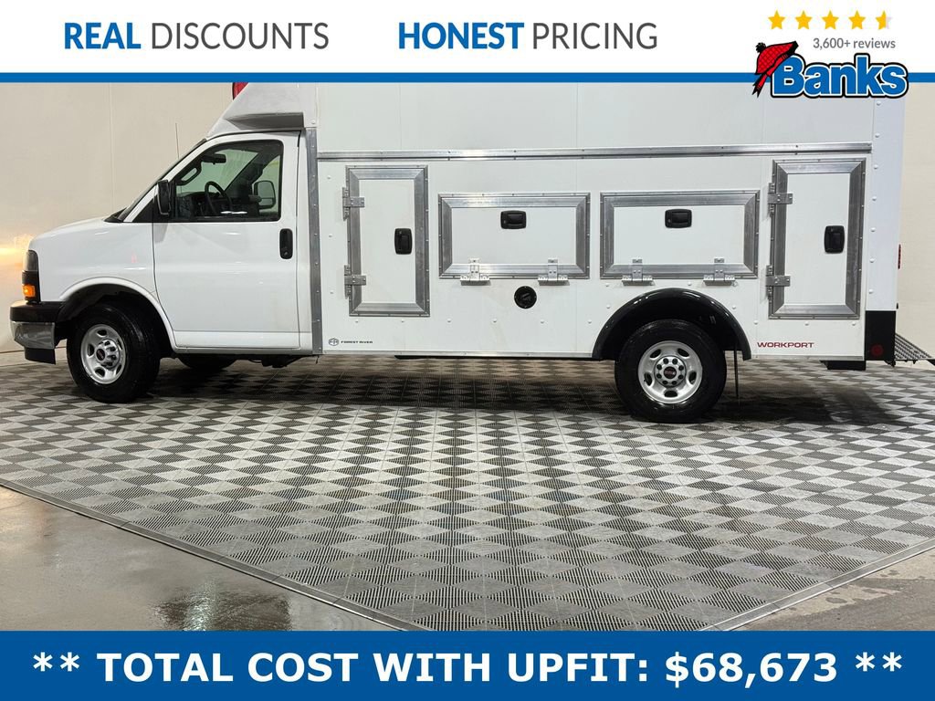 New 2026 GMC Savana 3500 w/ Driver Convenience Package image 4