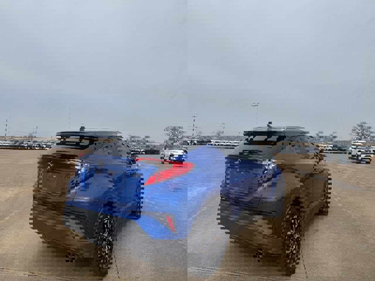 Used 2020 Toyota C-HR XLE image 22