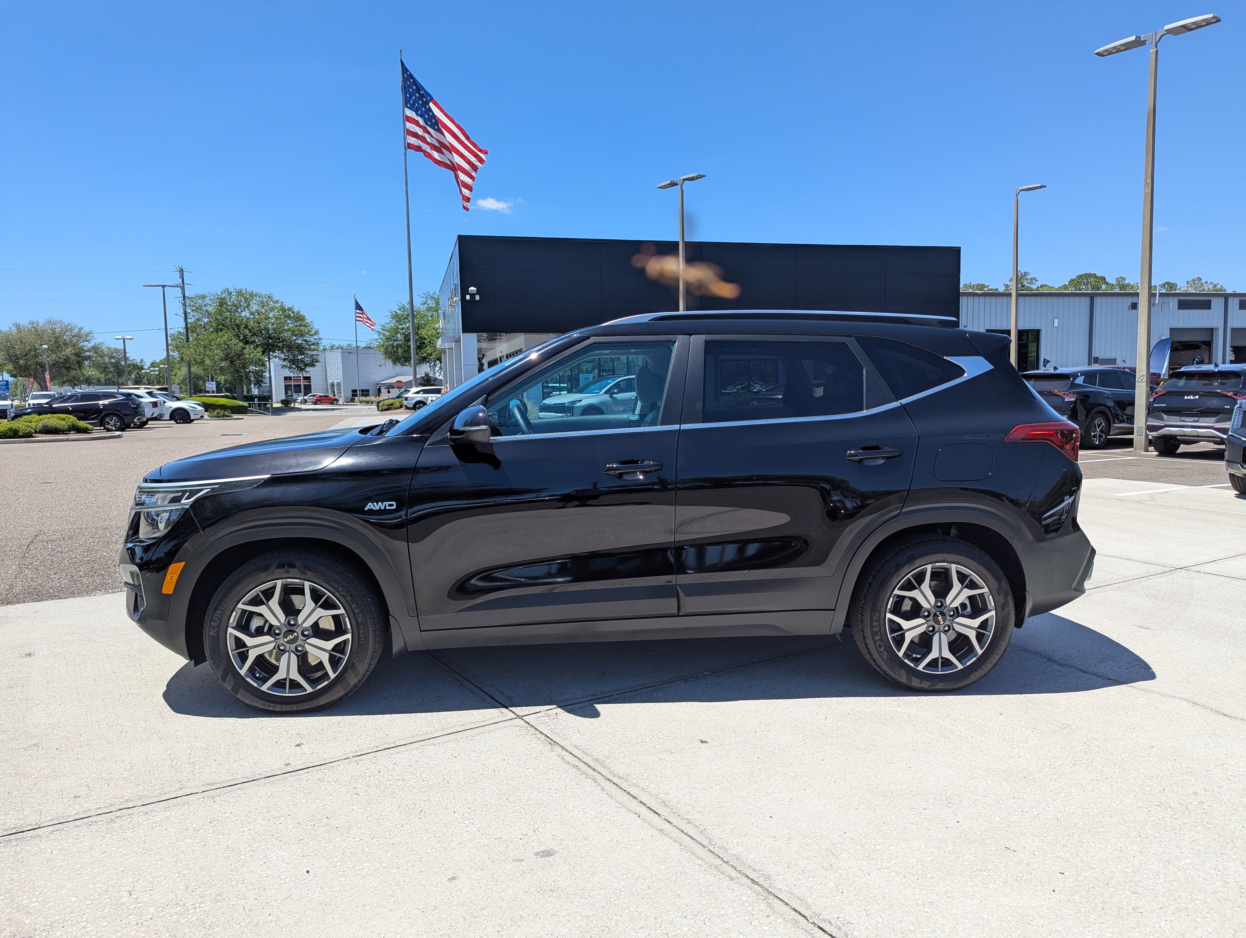Used 2022 Kia Seltos EX AWD/4WD image 5
